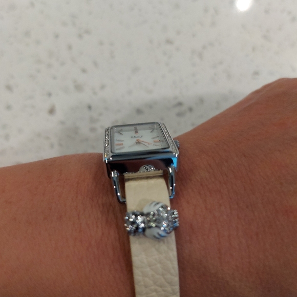 Stella and Dot watch with 2 charms - Picture 3 of 4